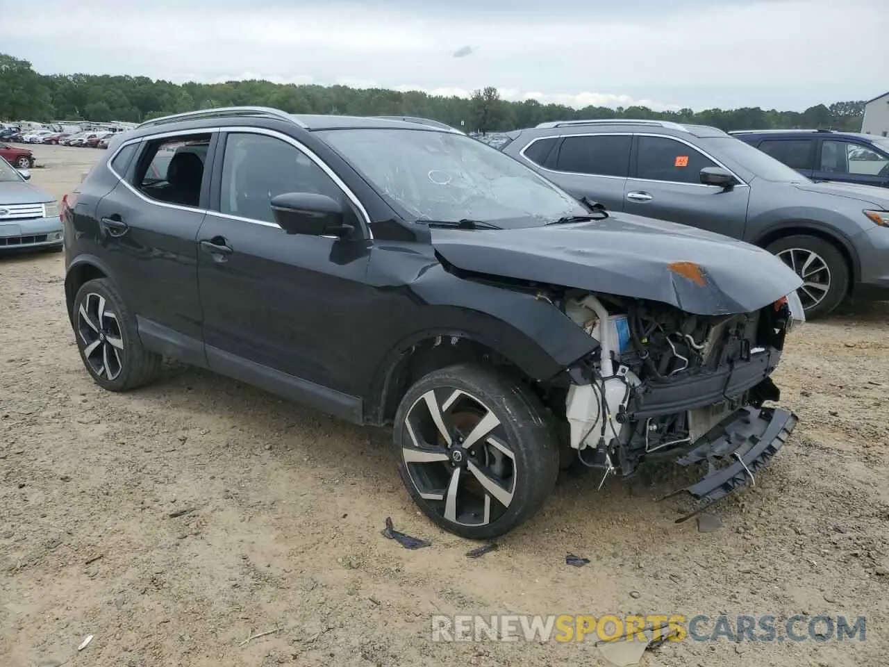 4 Photograph of a damaged car JN1BJ1CV5LW261776 NISSAN ROGUE 2020