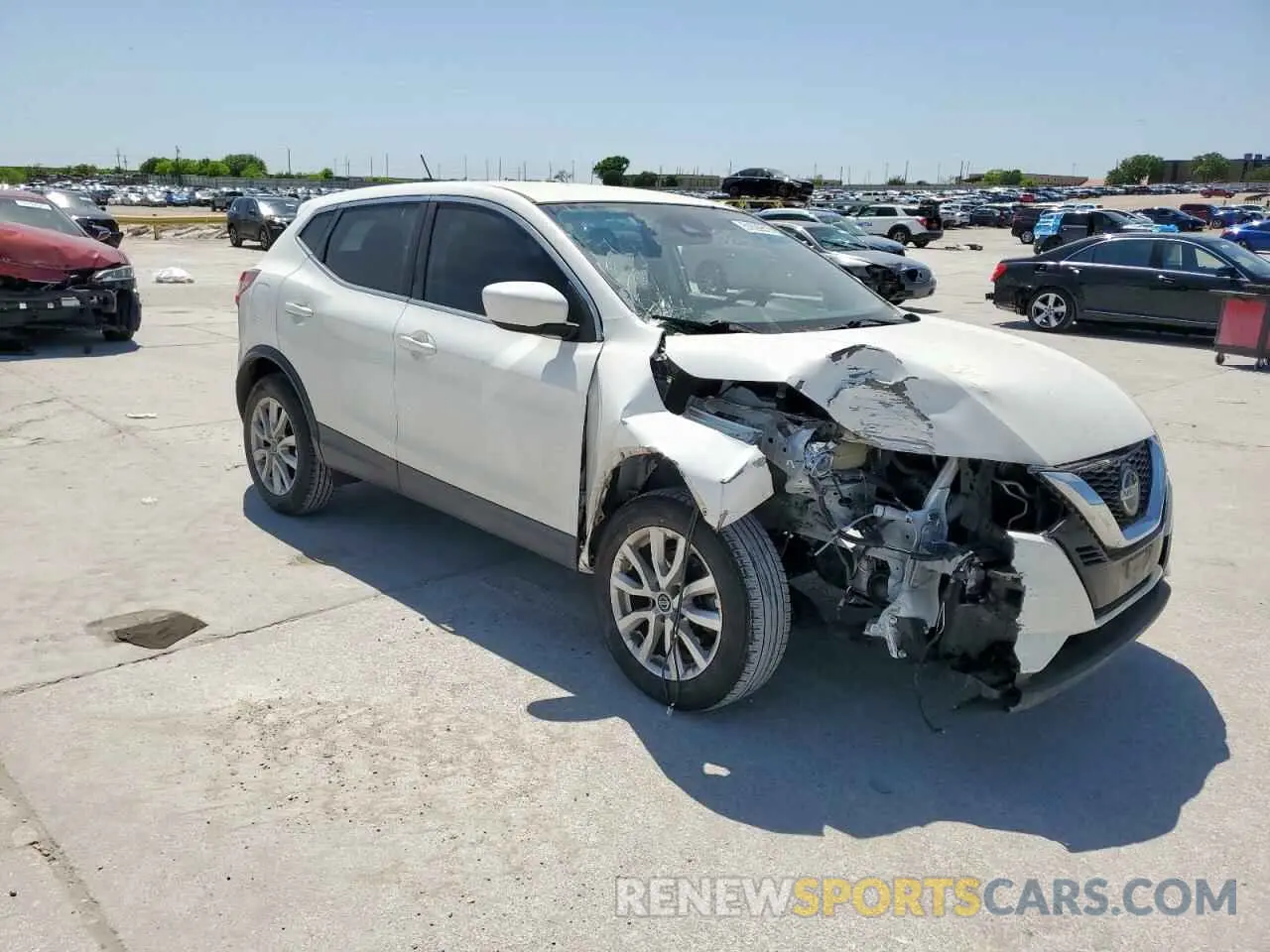4 Photograph of a damaged car JN1BJ1CV5LW262474 NISSAN ROGUE 2020