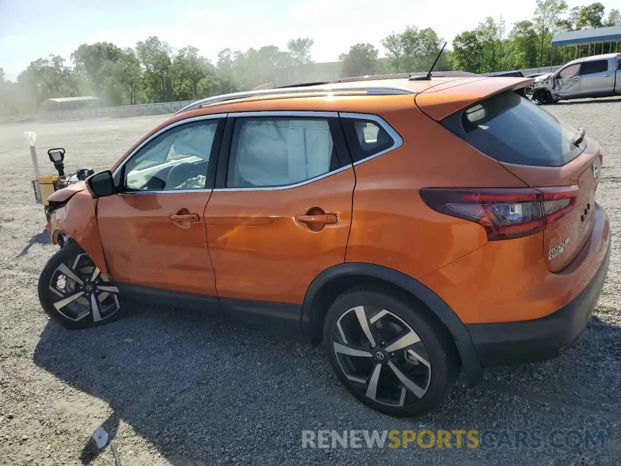 2 Photograph of a damaged car JN1BJ1CV5LW272681 NISSAN ROGUE 2020