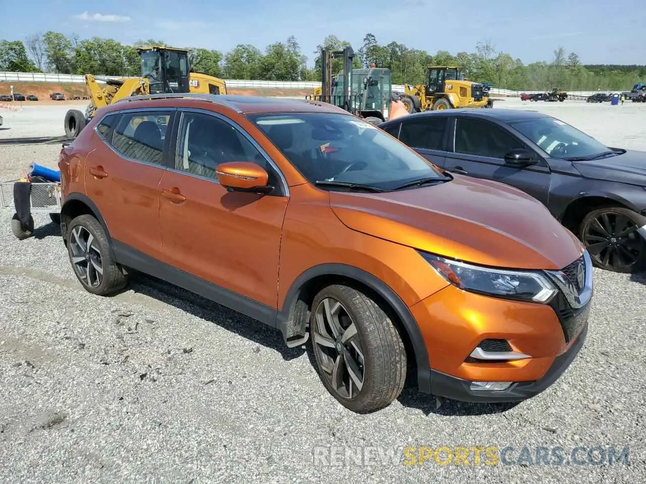 4 Photograph of a damaged car JN1BJ1CV5LW272681 NISSAN ROGUE 2020