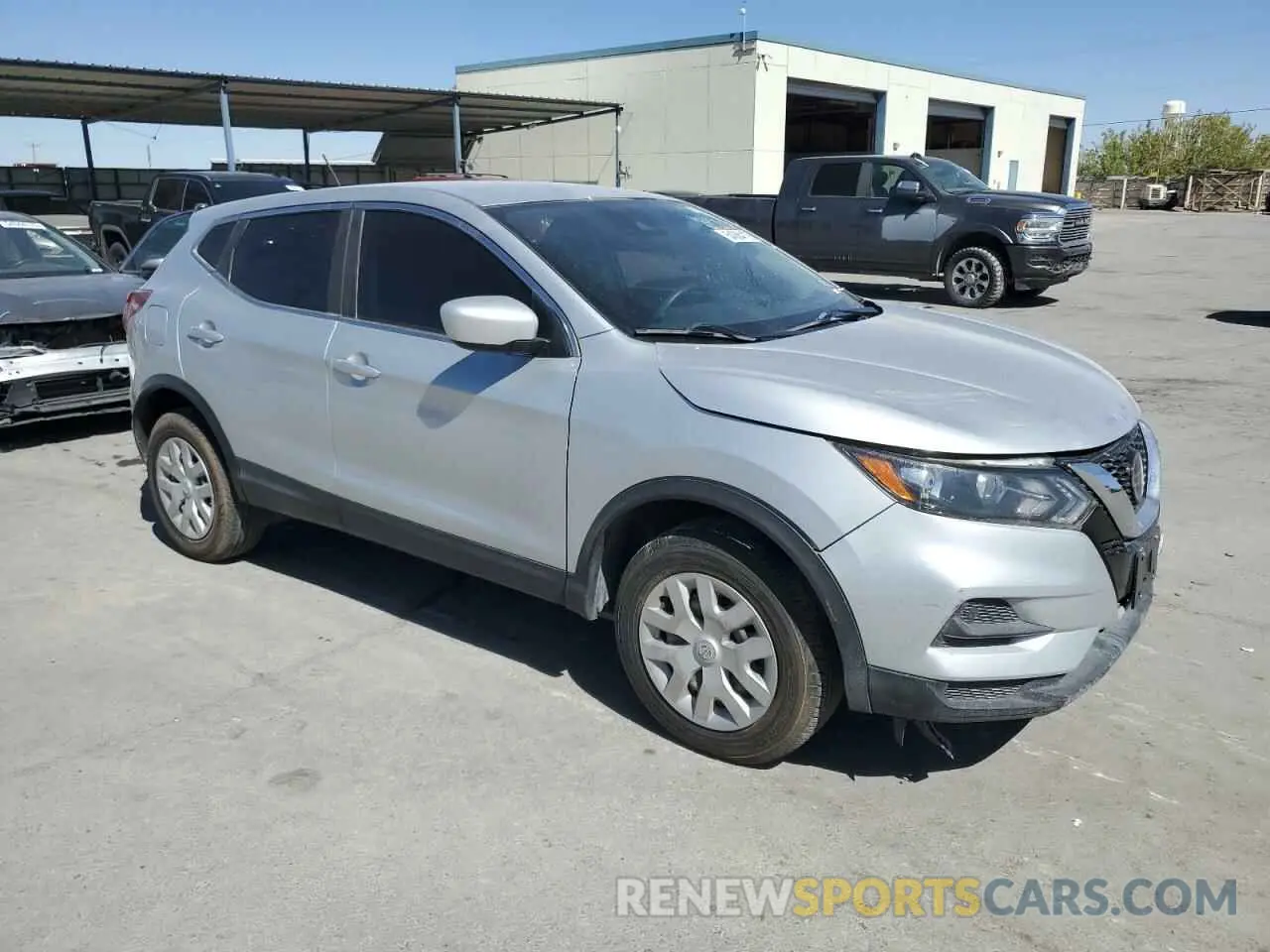 4 Photograph of a damaged car JN1BJ1CV6LW543134 NISSAN ROGUE 2020