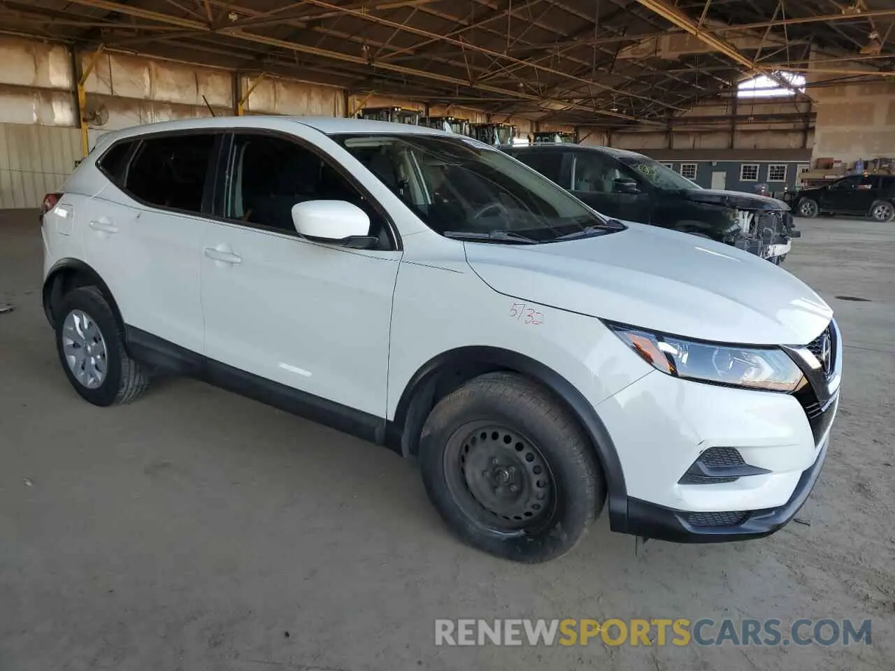 4 Photograph of a damaged car JN1BJ1CV8LW257821 NISSAN ROGUE 2020