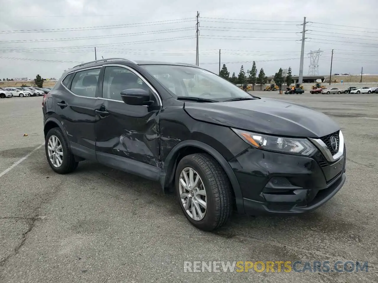 4 Photograph of a damaged car JN1BJ1CV8LW261366 NISSAN ROGUE 2020
