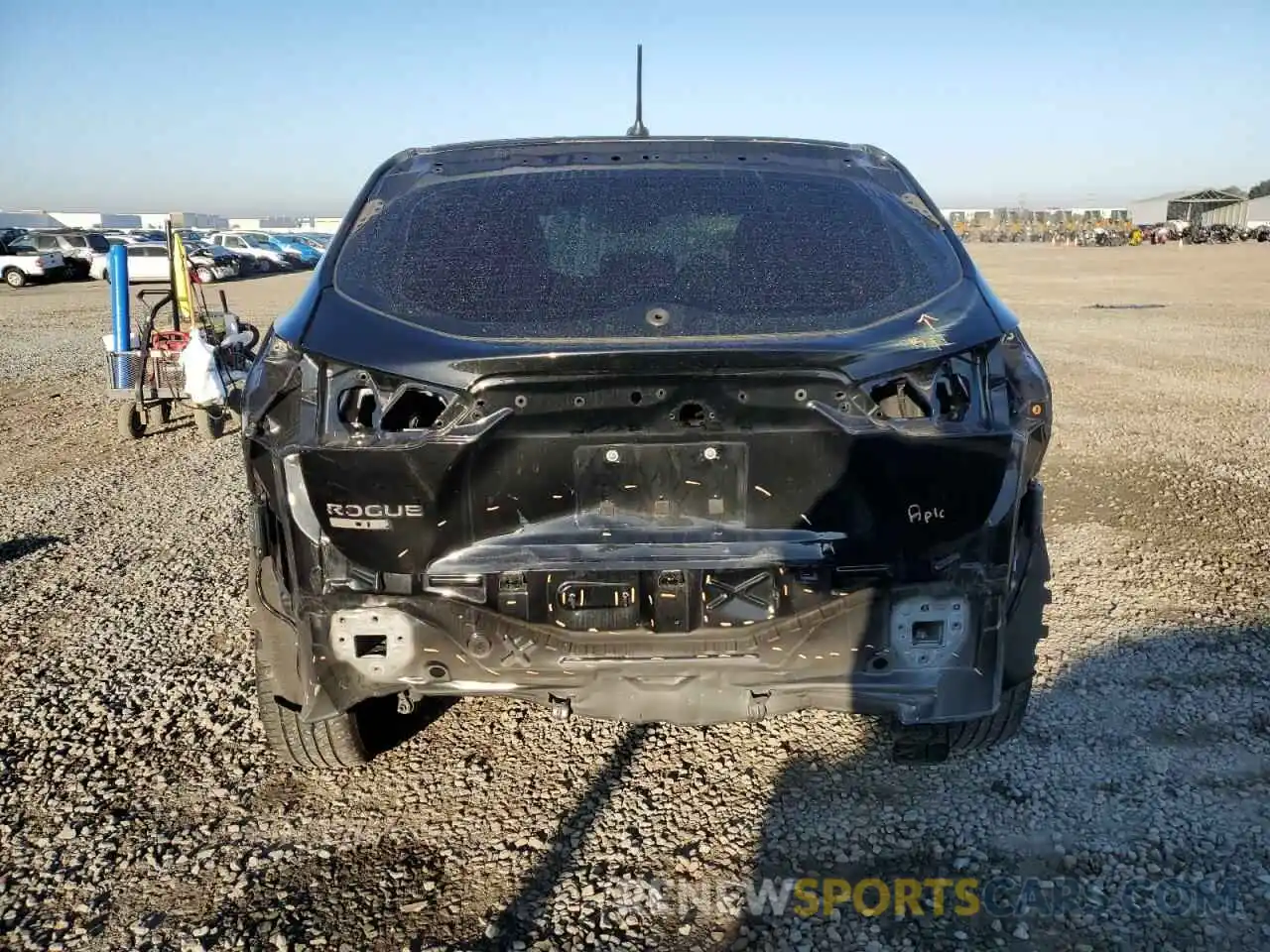 6 Photograph of a damaged car JN1BJ1CVXLW263488 NISSAN ROGUE 2020