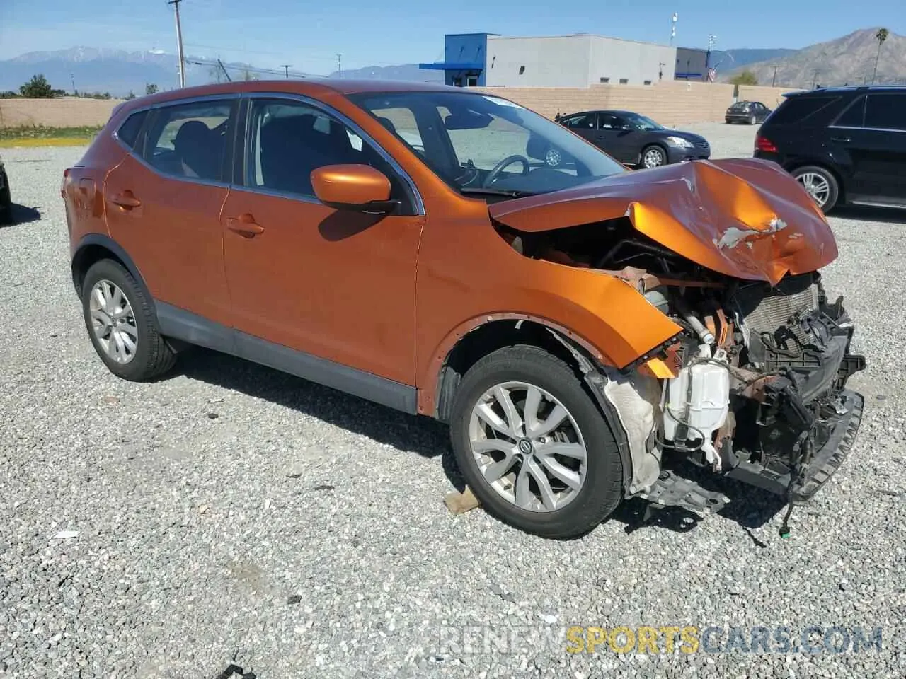 4 Photograph of a damaged car JN1BJ1CW0LW360207 NISSAN ROGUE 2020
