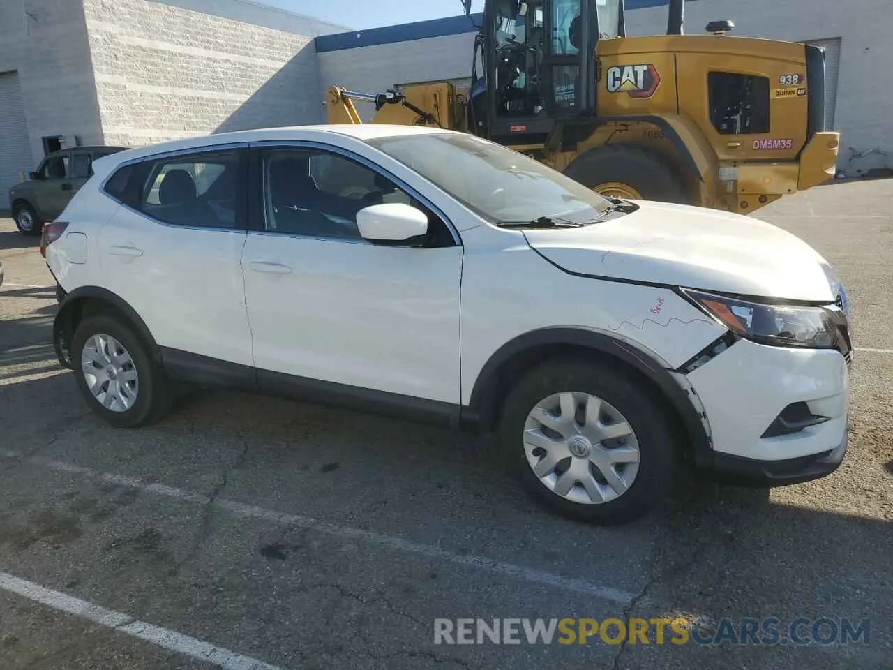 4 Photograph of a damaged car JN1BJ1CW0LW363771 NISSAN ROGUE 2020