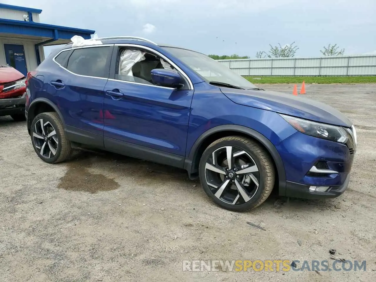 4 Photograph of a damaged car JN1BJ1CW2LW376649 NISSAN ROGUE 2020