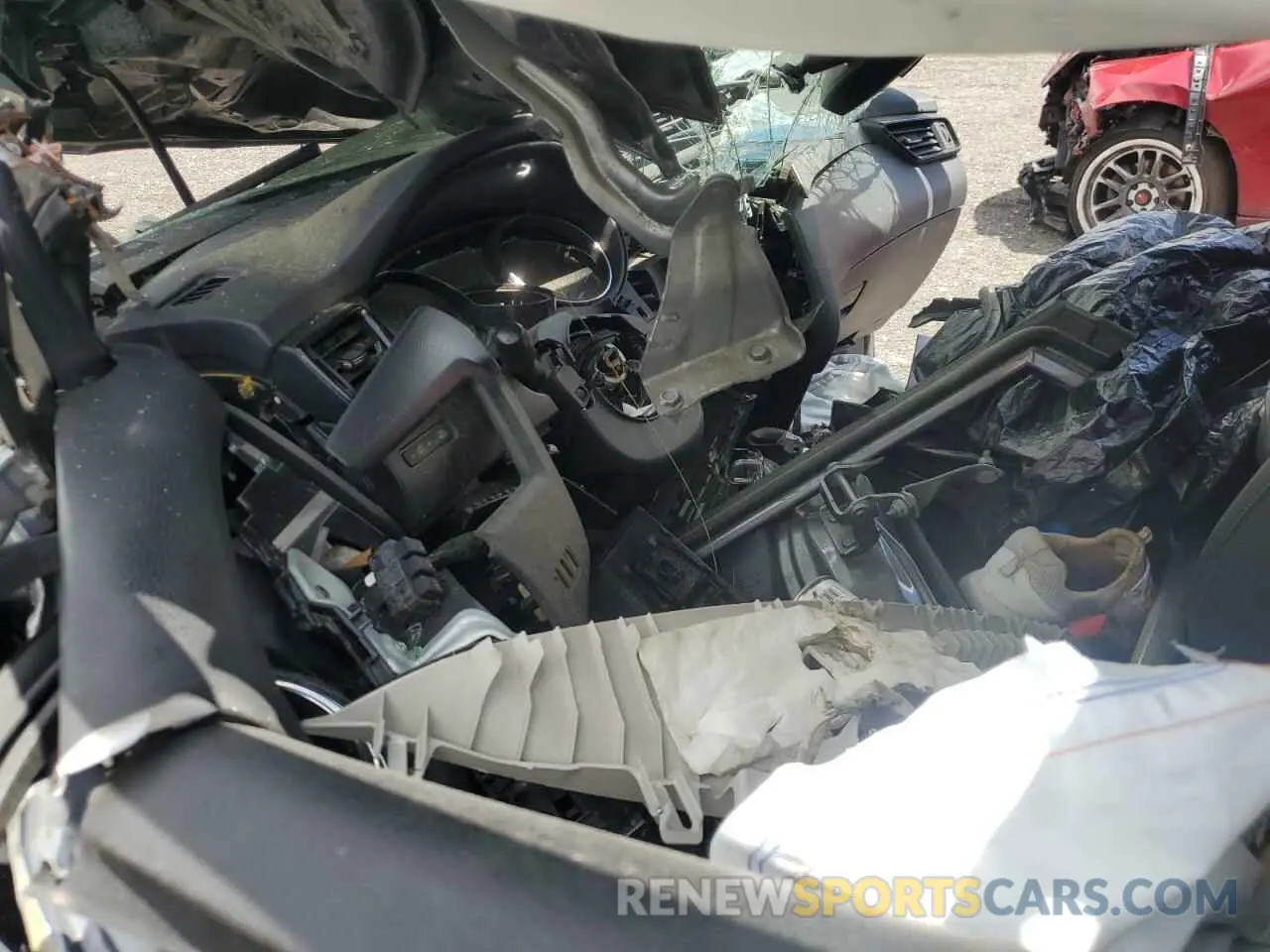 8 Photograph of a damaged car JN1BJ1CW2LW376909 NISSAN ROGUE 2020