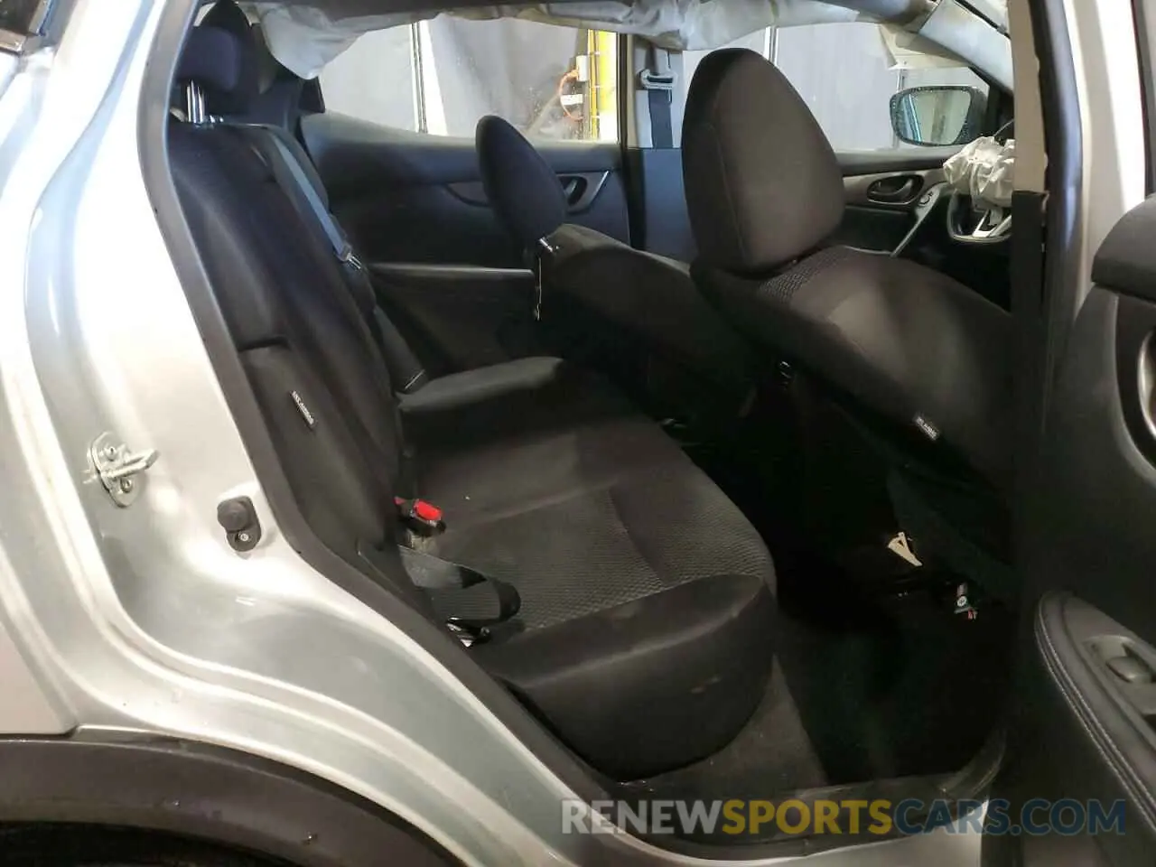10 Photograph of a damaged car JN1BJ1CW2LW645409 NISSAN ROGUE 2020