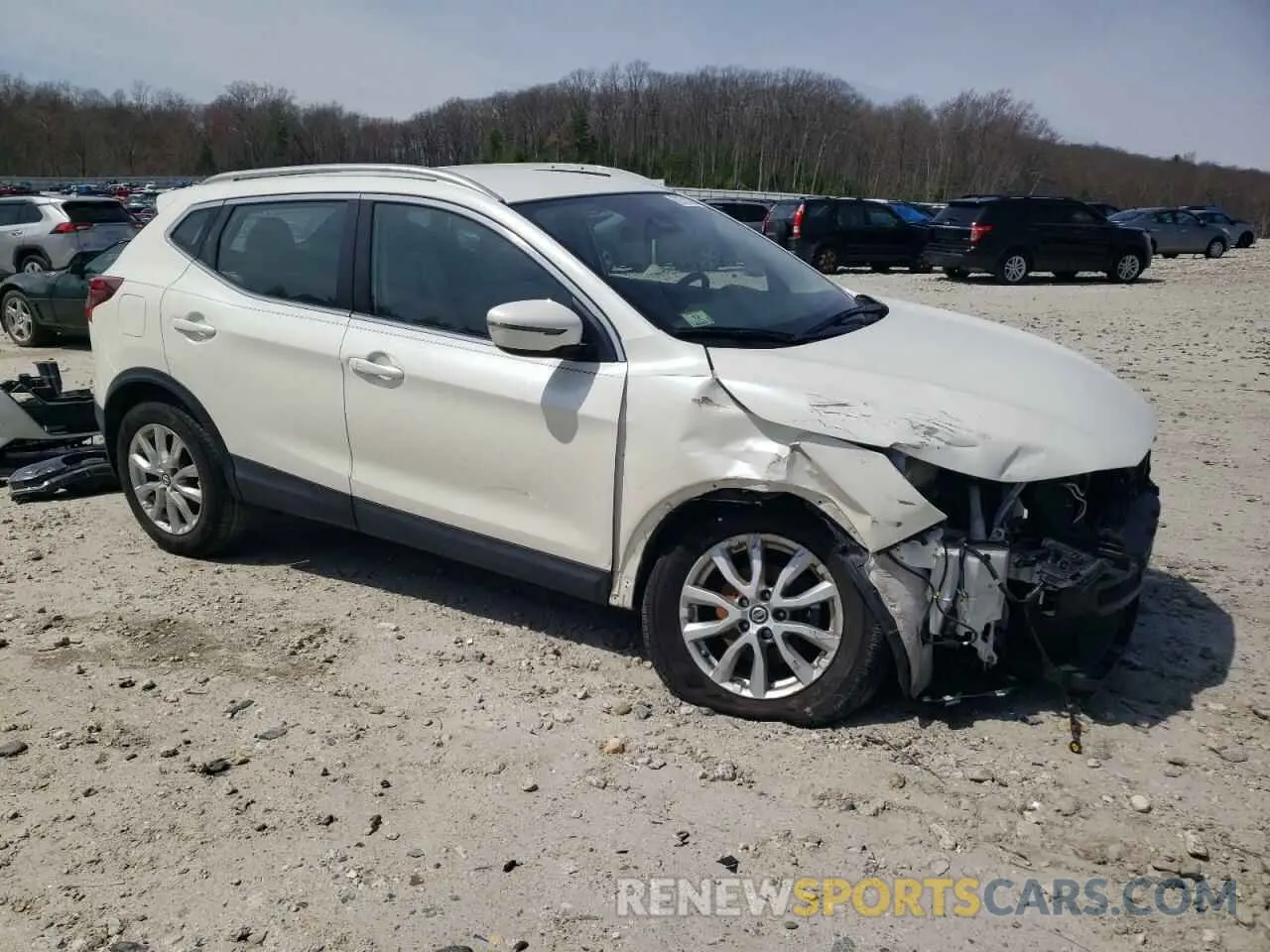 4 Photograph of a damaged car JN1BJ1CW3LW647458 NISSAN ROGUE 2020