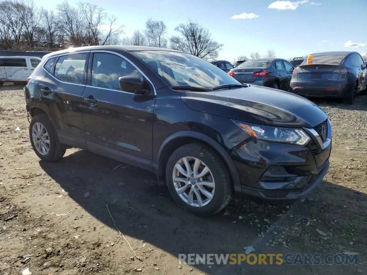 4 Photograph of a damaged car JN1BJ1CW3LW647928 NISSAN ROGUE 2020