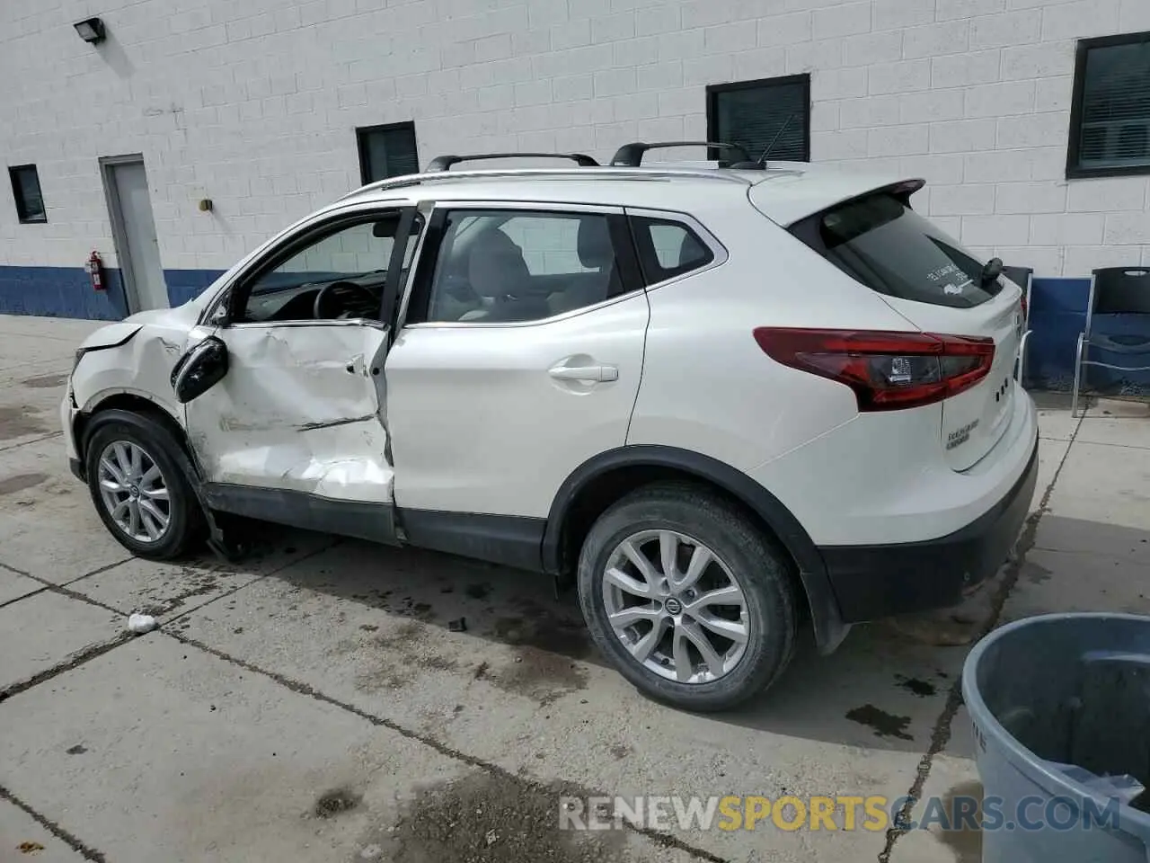 2 Photograph of a damaged car JN1BJ1CW4LW362462 NISSAN ROGUE 2020