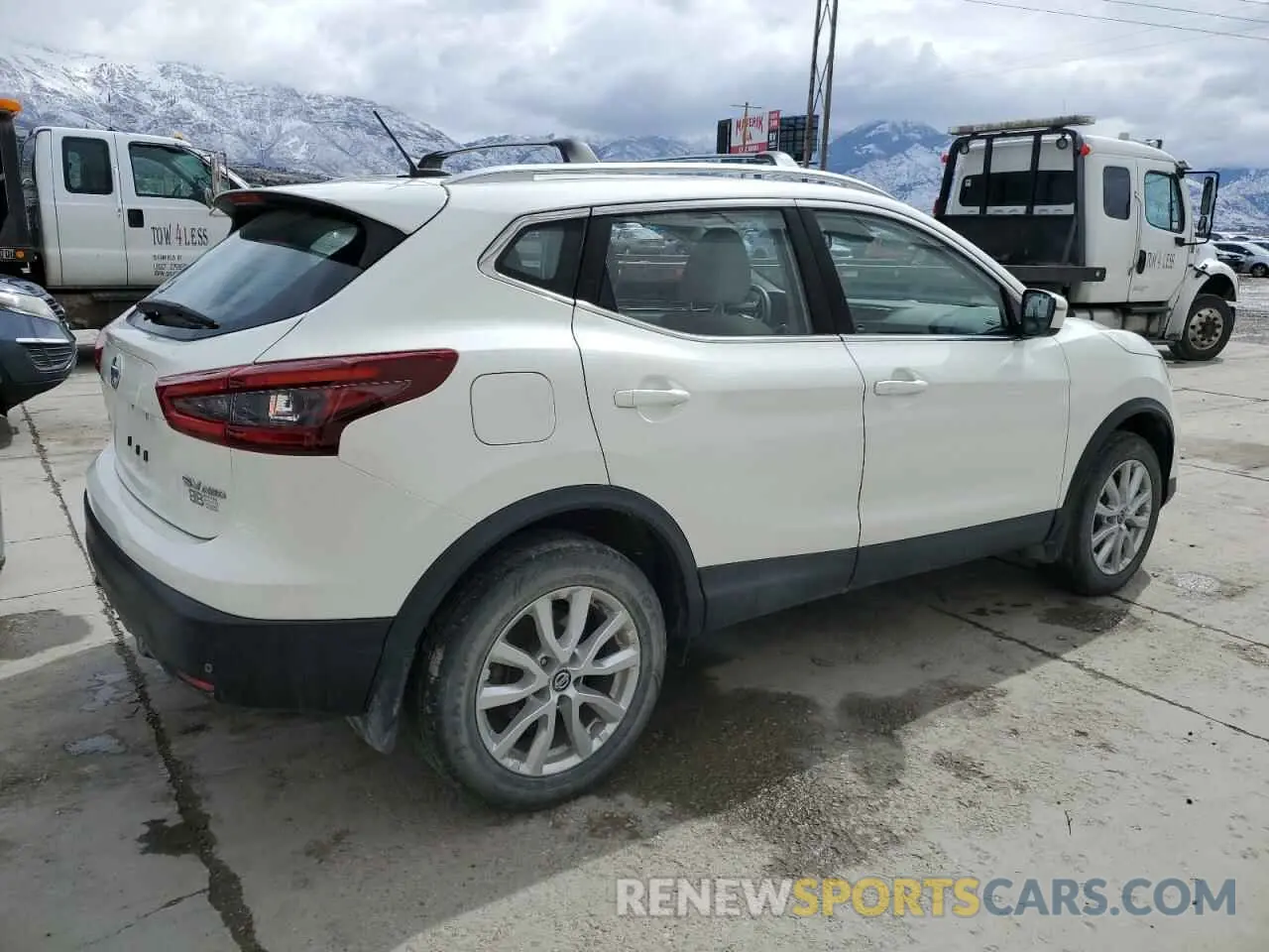 3 Photograph of a damaged car JN1BJ1CW4LW362462 NISSAN ROGUE 2020