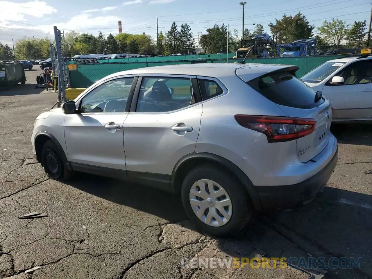 2 Photograph of a damaged car JN1BJ1CW4LW370691 NISSAN ROGUE 2020
