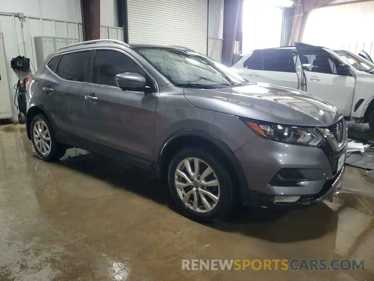 4 Photograph of a damaged car JN1BJ1CW4LW373980 NISSAN ROGUE 2020