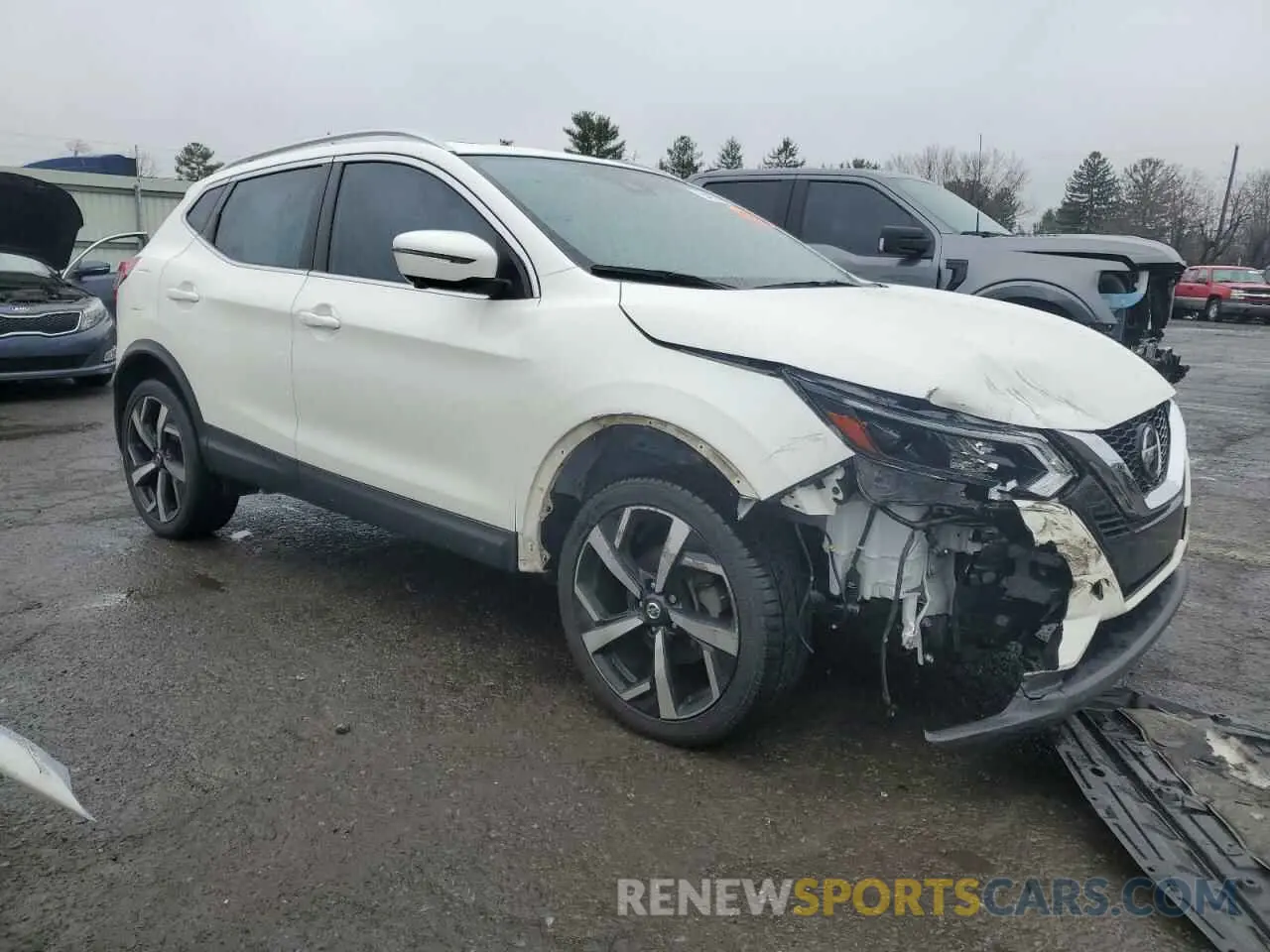4 Photograph of a damaged car JN1BJ1CW4LW382386 NISSAN ROGUE 2020