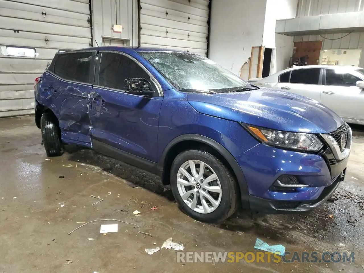 4 Photograph of a damaged car JN1BJ1CW4LW383067 NISSAN ROGUE 2020