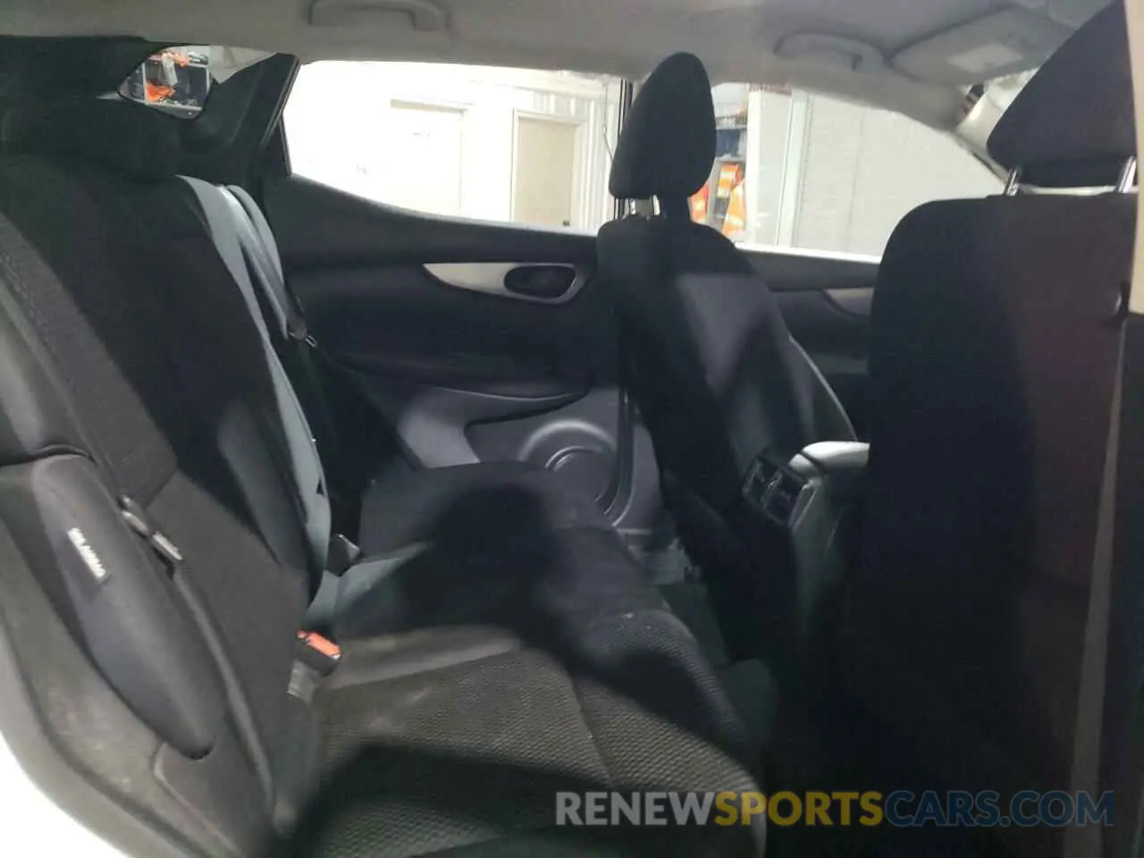 11 Photograph of a damaged car JN1BJ1CW4LW383134 NISSAN ROGUE 2020
