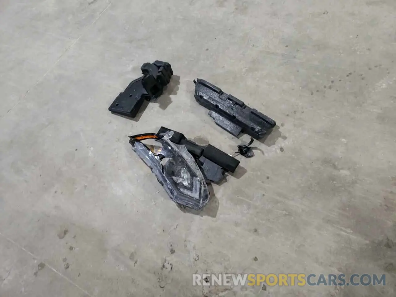 13 Photograph of a damaged car JN1BJ1CW4LW383134 NISSAN ROGUE 2020