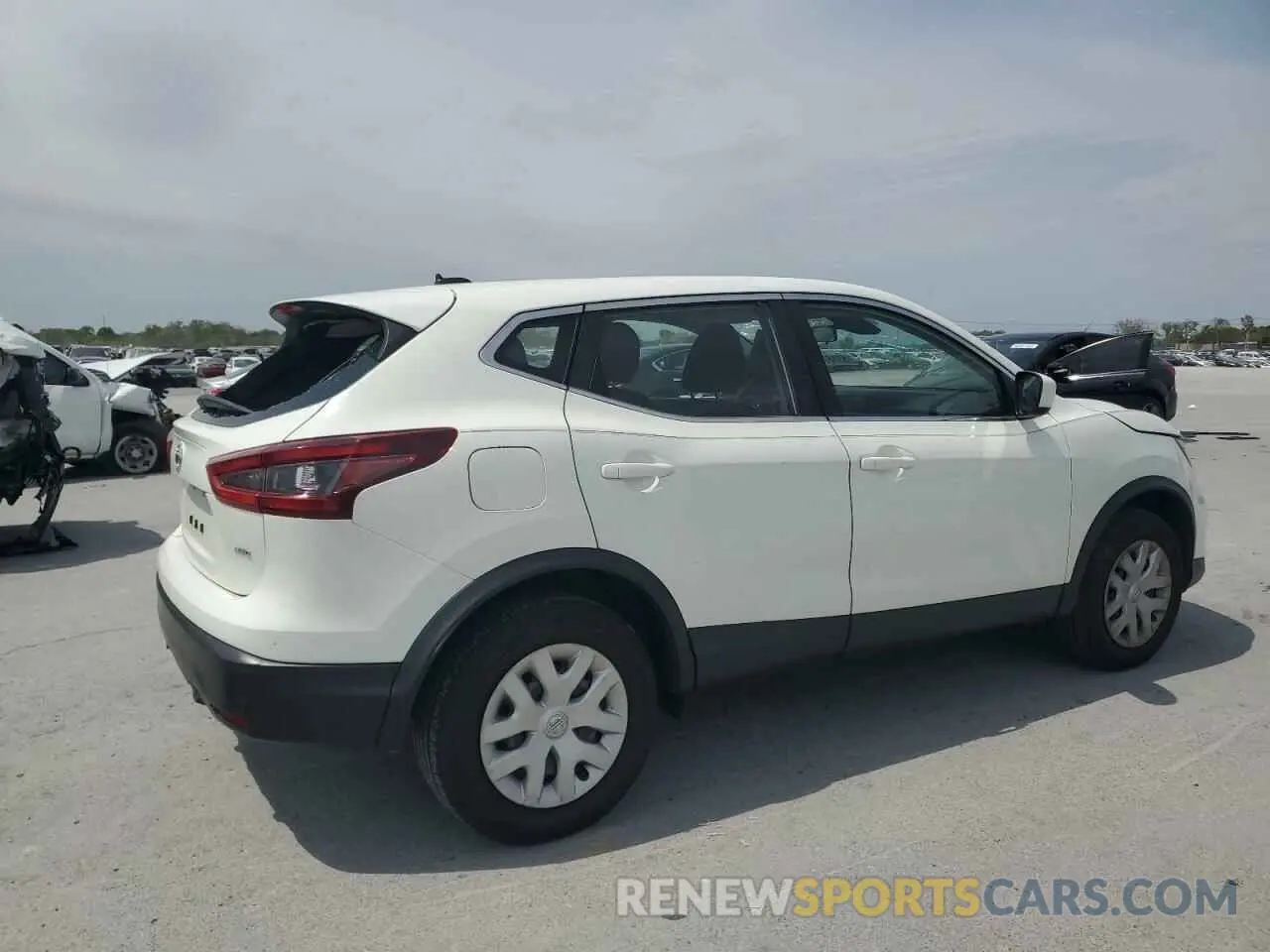 3 Photograph of a damaged car JN1BJ1CW4LW387958 NISSAN ROGUE 2020