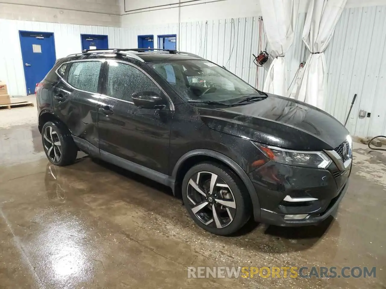 4 Photograph of a damaged car JN1BJ1CW4LW641507 NISSAN ROGUE 2020