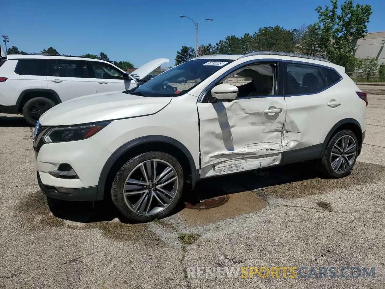 1 Photograph of a damaged car JN1BJ1CW5LW641337 NISSAN ROGUE 2020