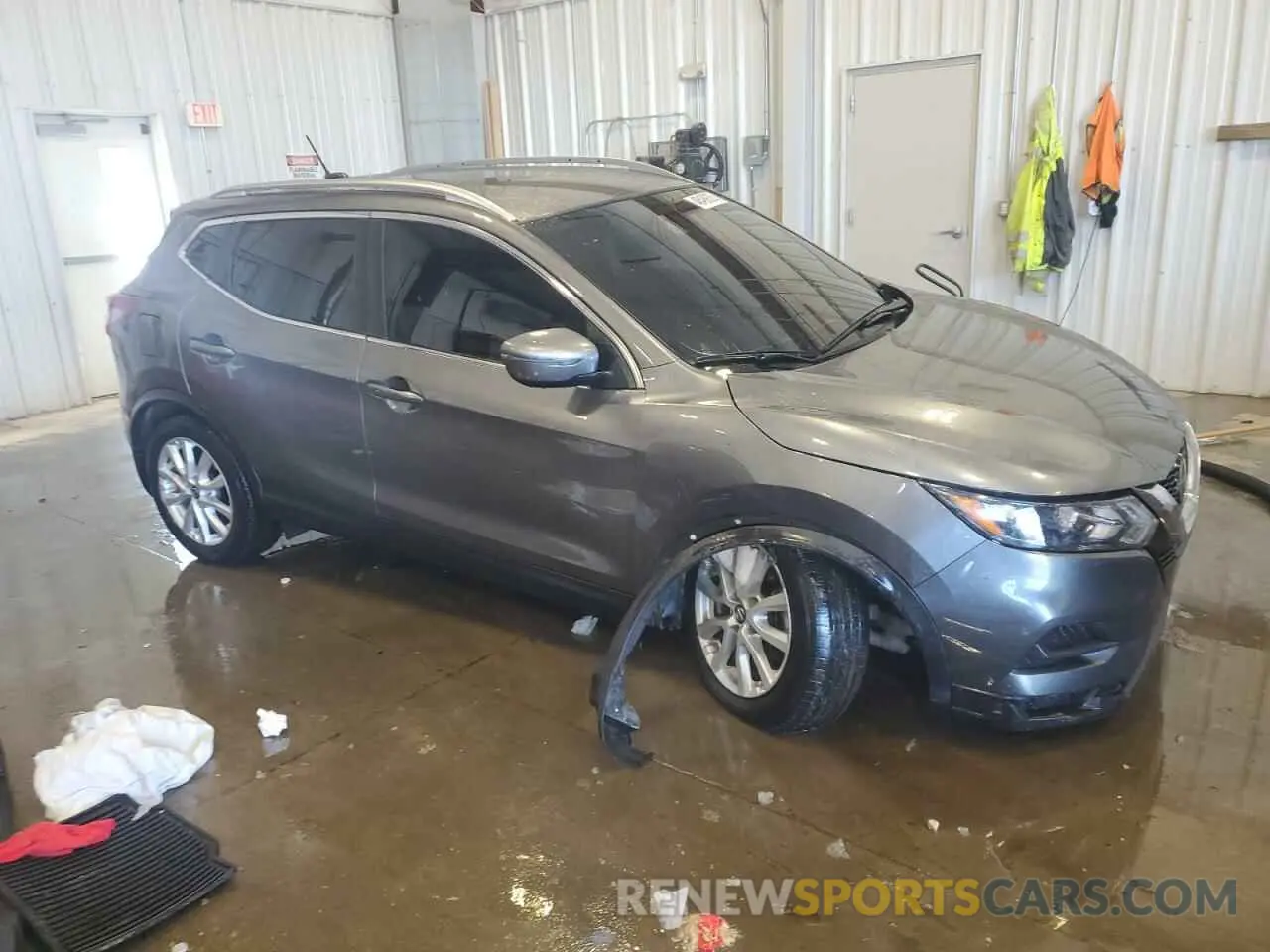 4 Photograph of a damaged car JN1BJ1CW7LW393835 NISSAN ROGUE 2020