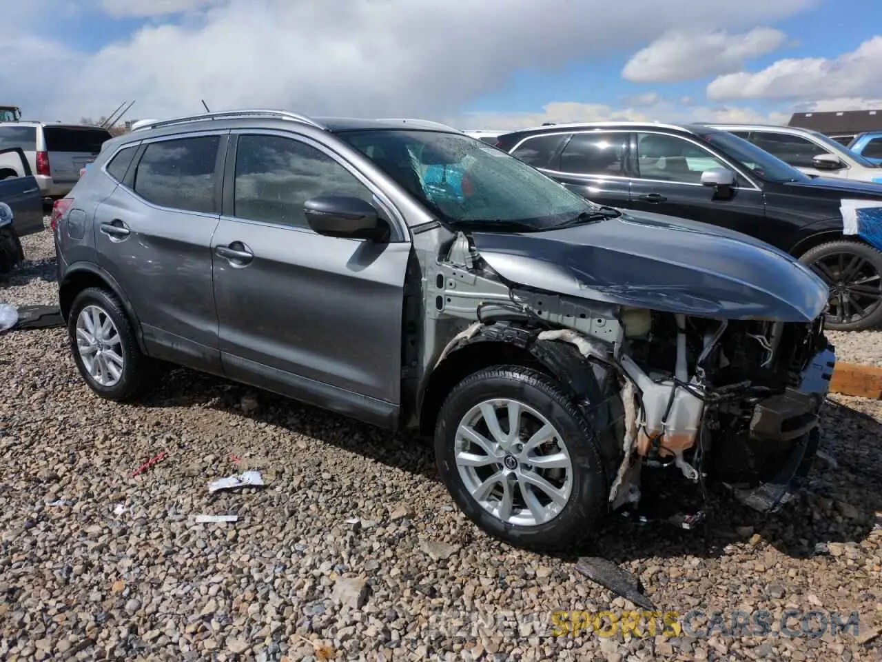 4 Photograph of a damaged car JN1BJ1CWXLW369237 NISSAN ROGUE 2020