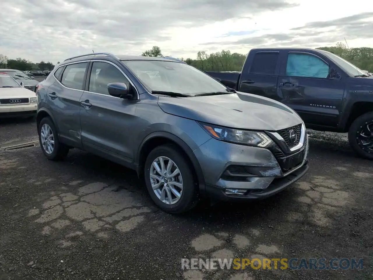 4 Photograph of a damaged car JN1BJ1CWXLW652141 NISSAN ROGUE 2020