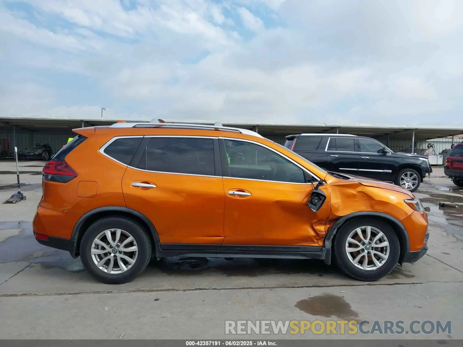 14 Photograph of a damaged car JN8AT2MT0LW010383 NISSAN ROGUE 2020