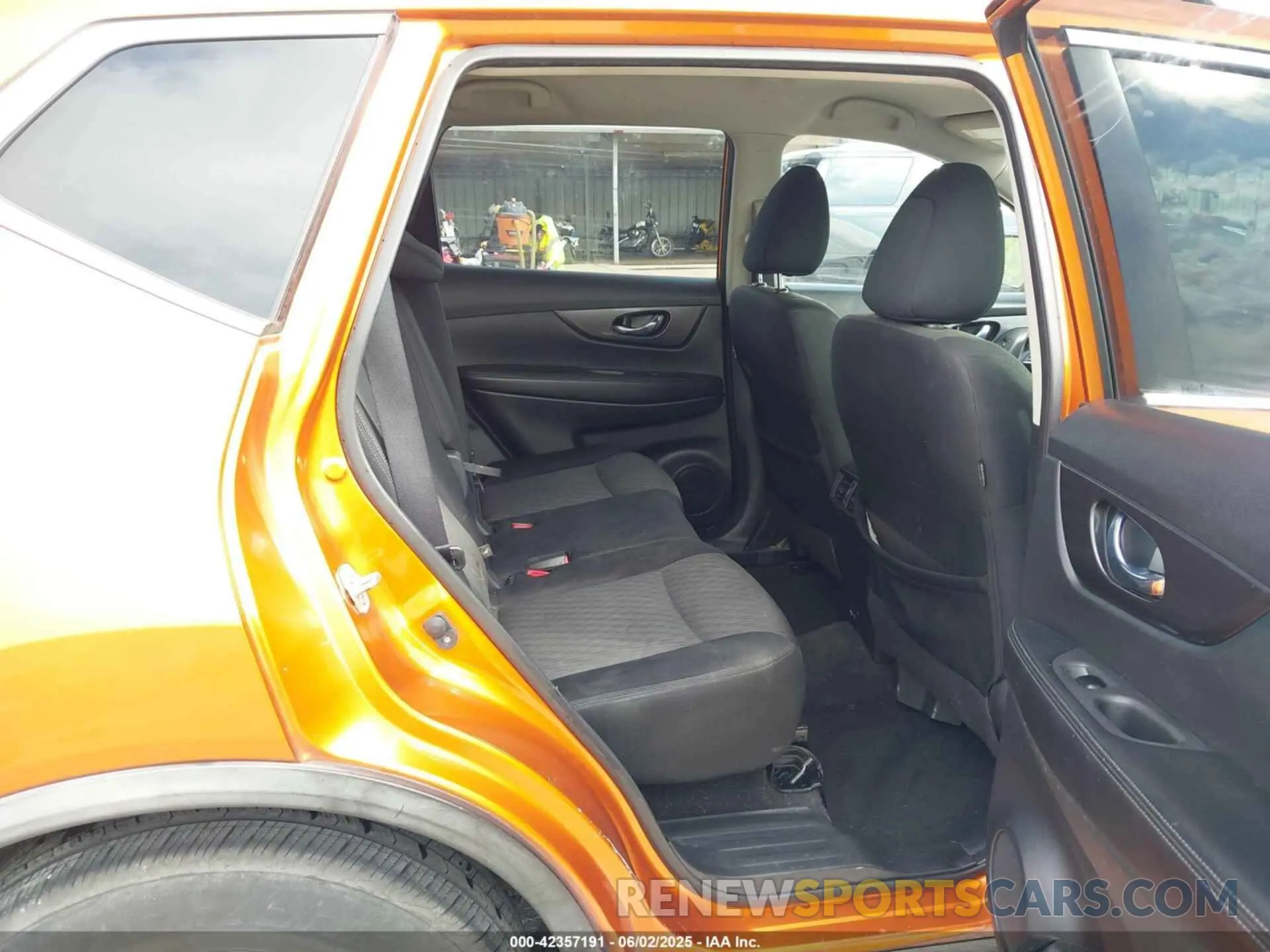 8 Photograph of a damaged car JN8AT2MT0LW010383 NISSAN ROGUE 2020