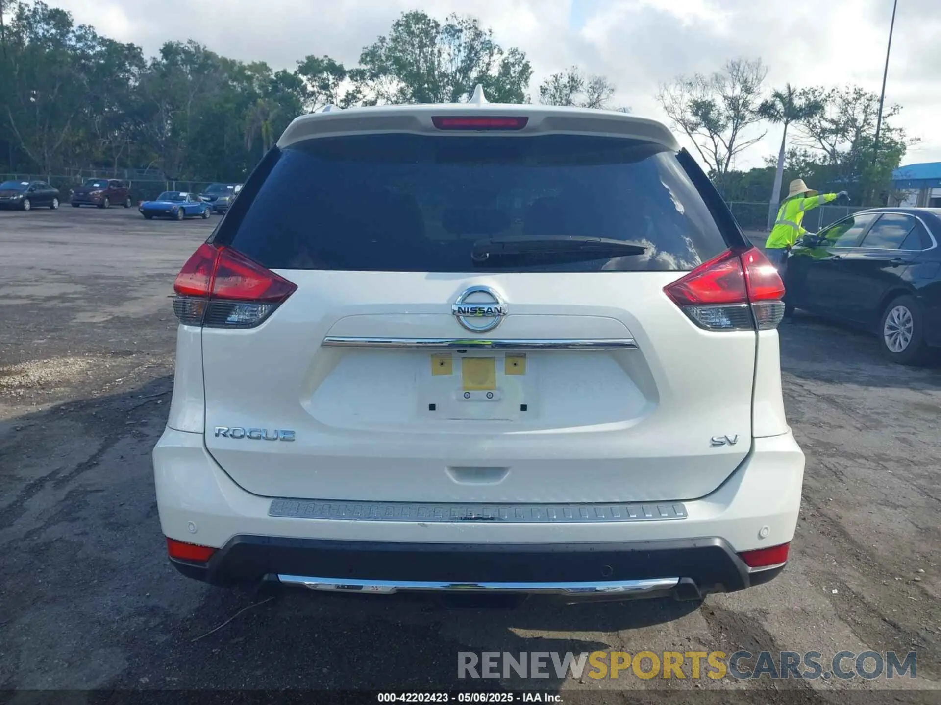 16 Photograph of a damaged car JN8AT2MT0LW043383 NISSAN ROGUE 2020