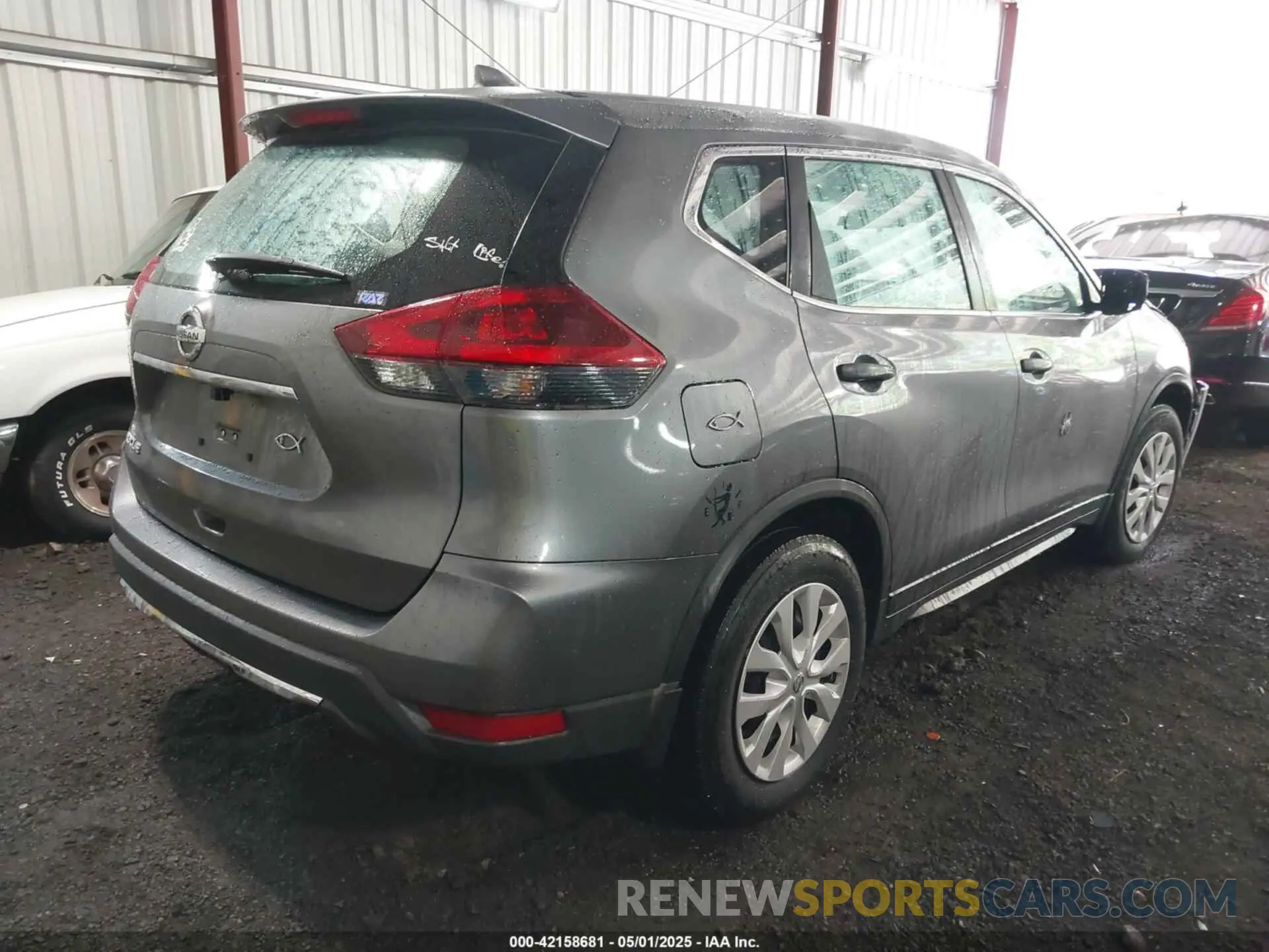 4 Photograph of a damaged car JN8AT2MT1LW001160 NISSAN ROGUE 2020