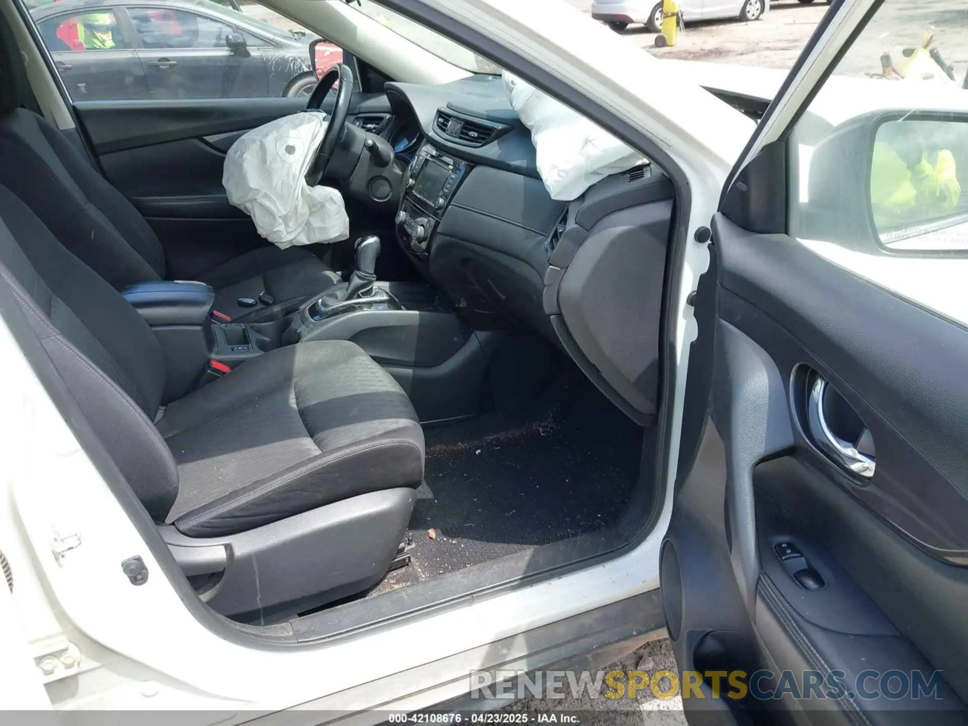 5 Photograph of a damaged car JN8AT2MT1LW005743 NISSAN ROGUE 2020
