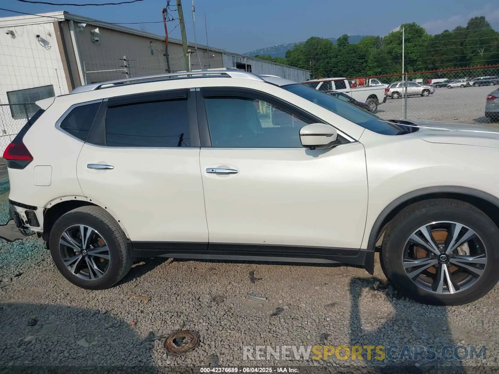 13 Photograph of a damaged car JN8AT2MT1LW013406 NISSAN ROGUE 2020