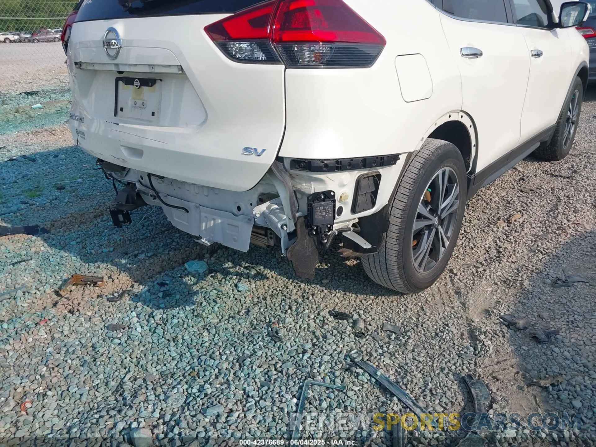 19 Photograph of a damaged car JN8AT2MT1LW013406 NISSAN ROGUE 2020