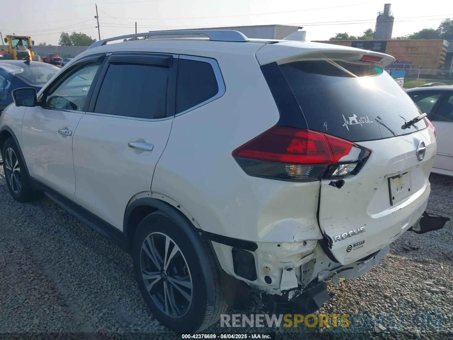 3 Photograph of a damaged car JN8AT2MT1LW013406 NISSAN ROGUE 2020