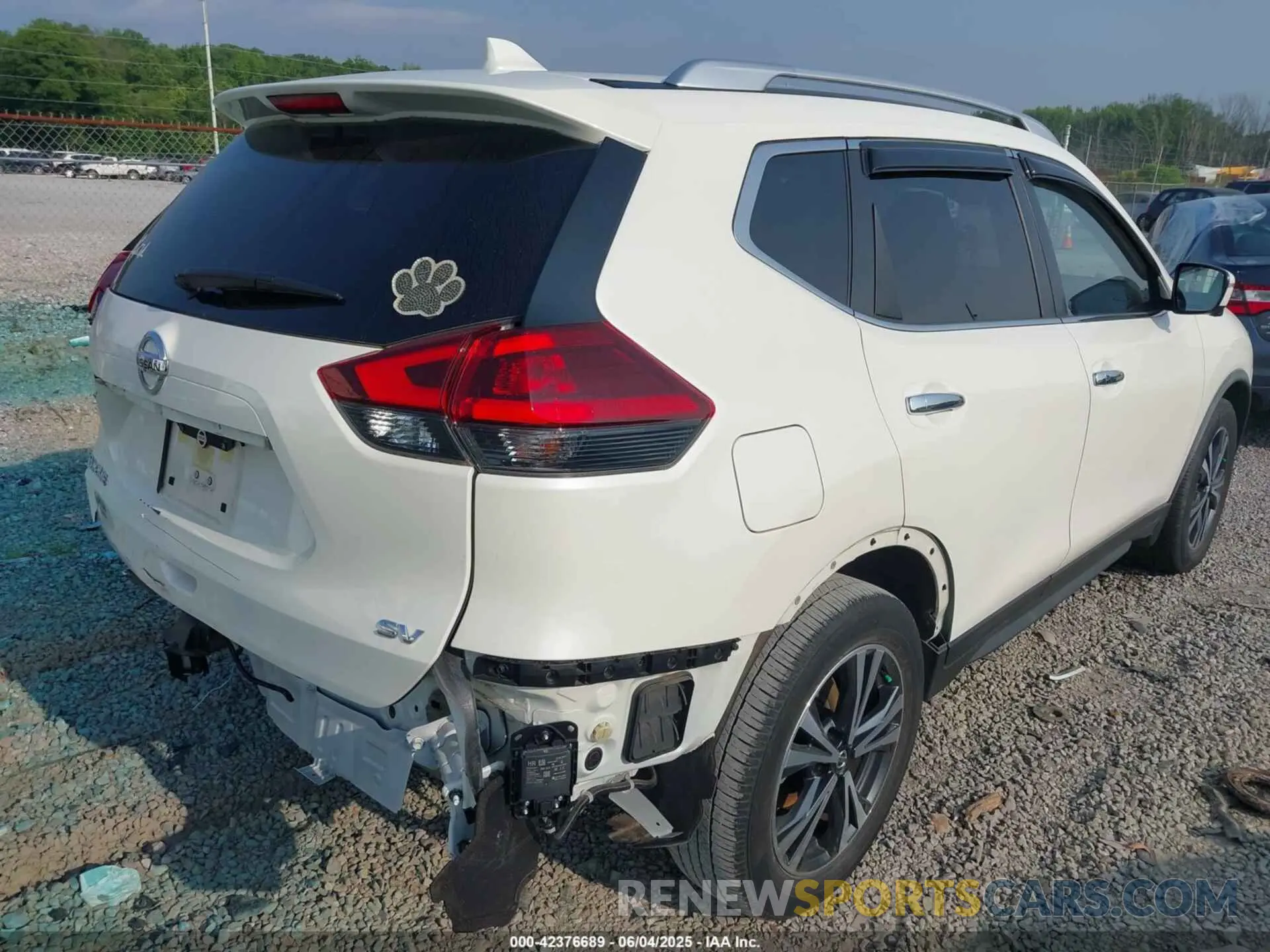 4 Photograph of a damaged car JN8AT2MT1LW013406 NISSAN ROGUE 2020