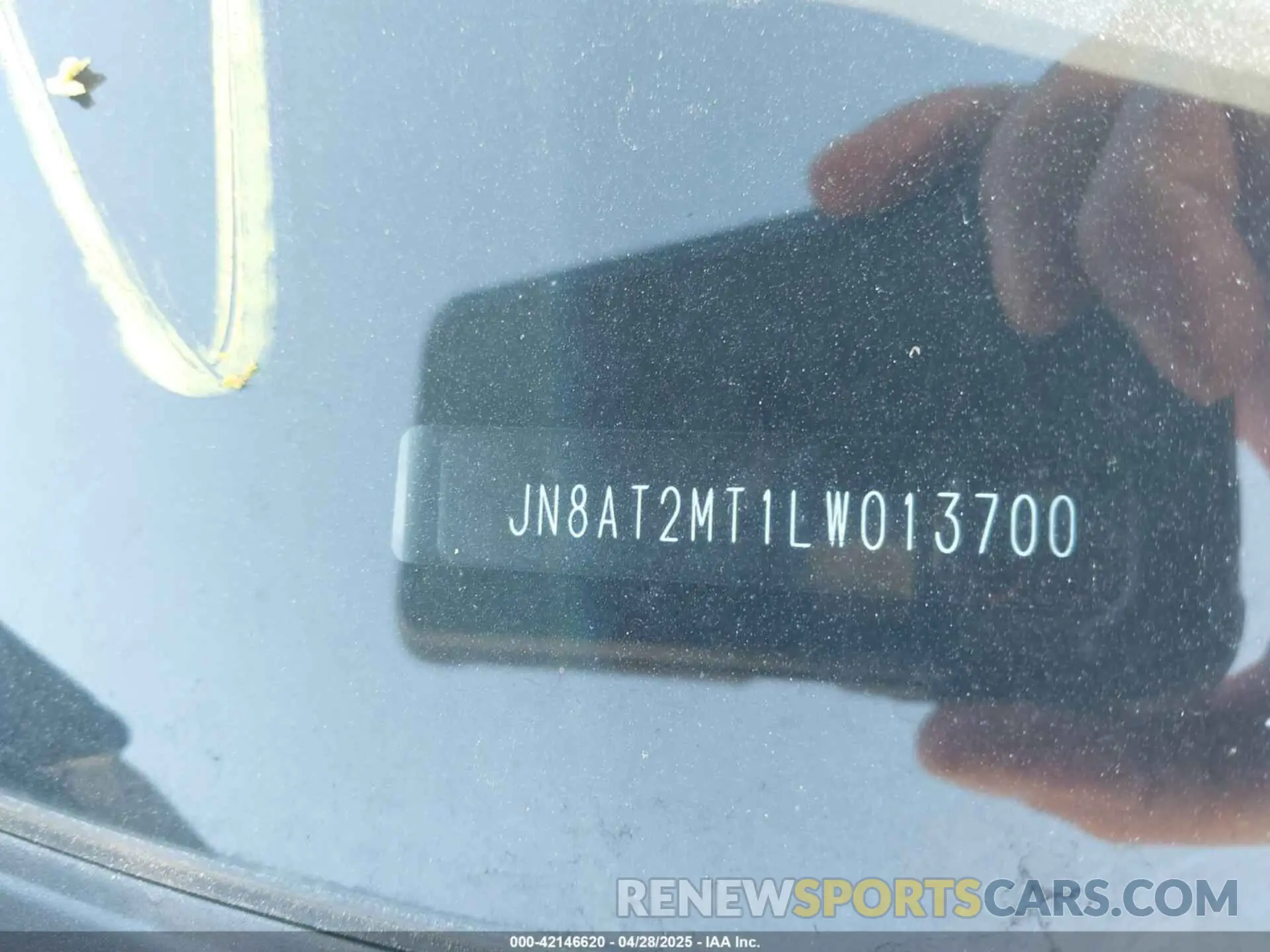 16 Photograph of a damaged car JN8AT2MT1LW013700 NISSAN ROGUE 2020