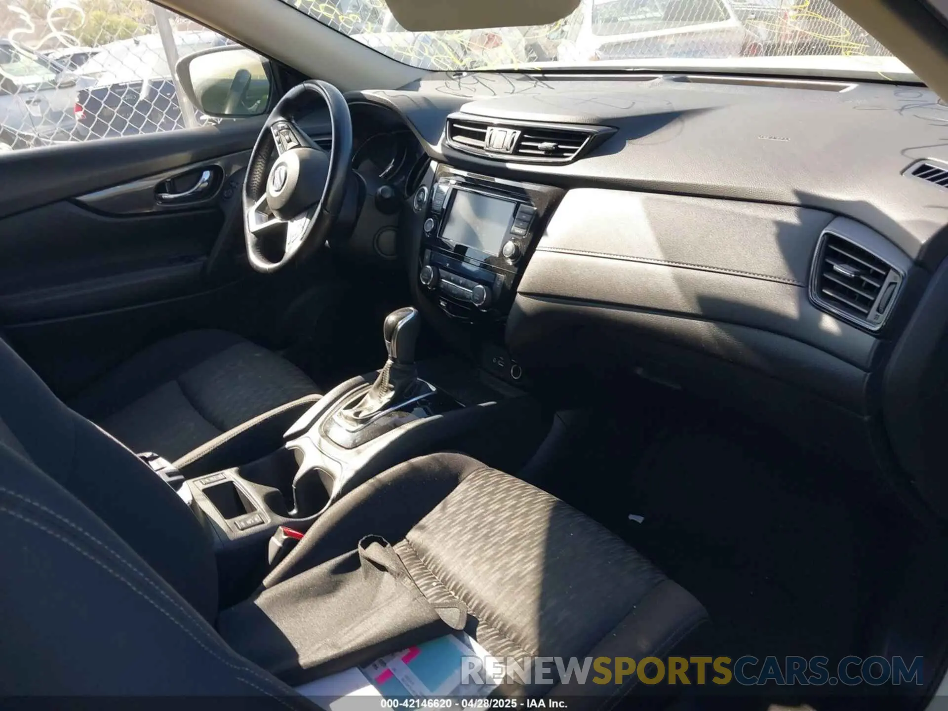 5 Photograph of a damaged car JN8AT2MT1LW013700 NISSAN ROGUE 2020