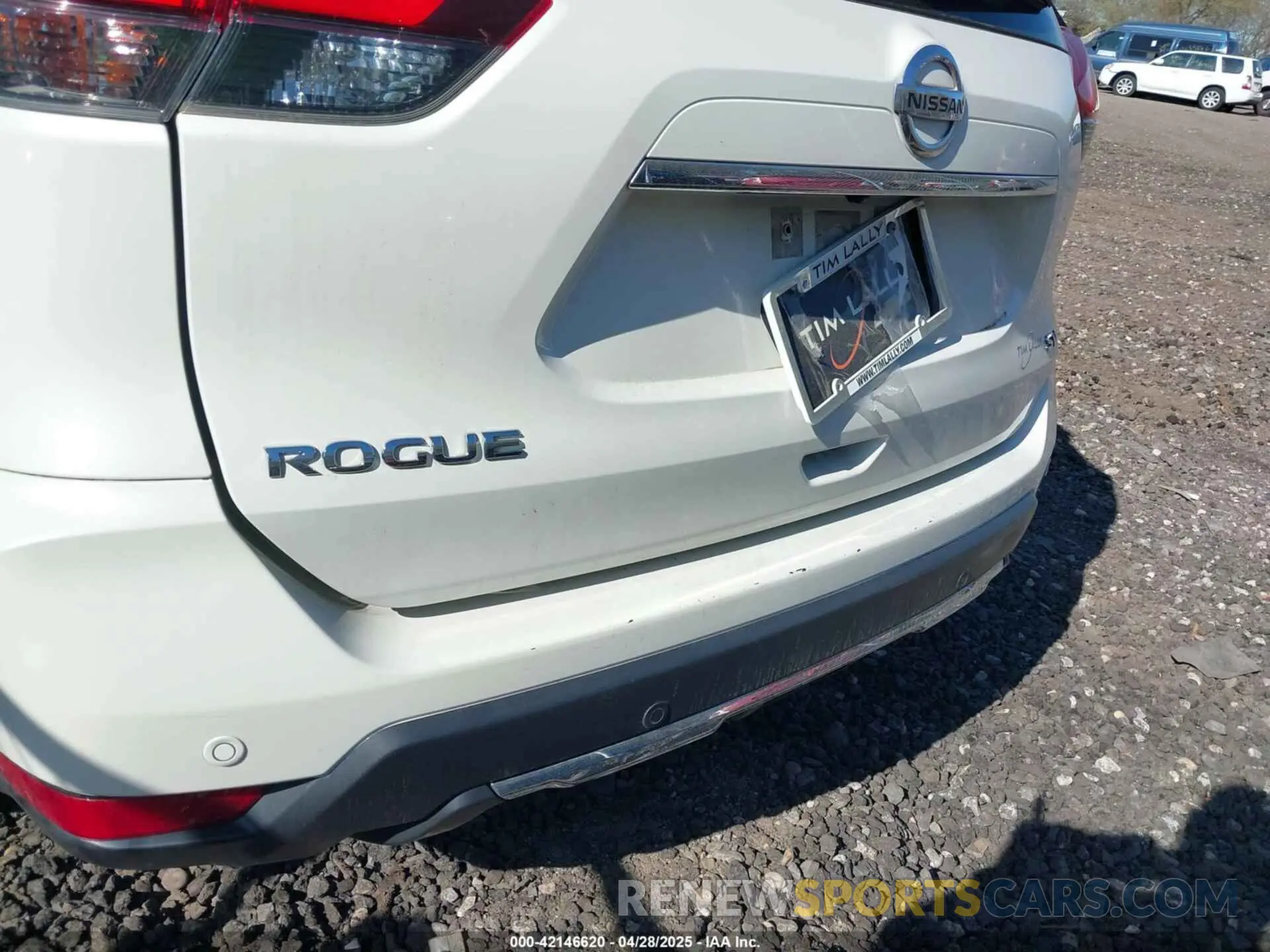 6 Photograph of a damaged car JN8AT2MT1LW013700 NISSAN ROGUE 2020