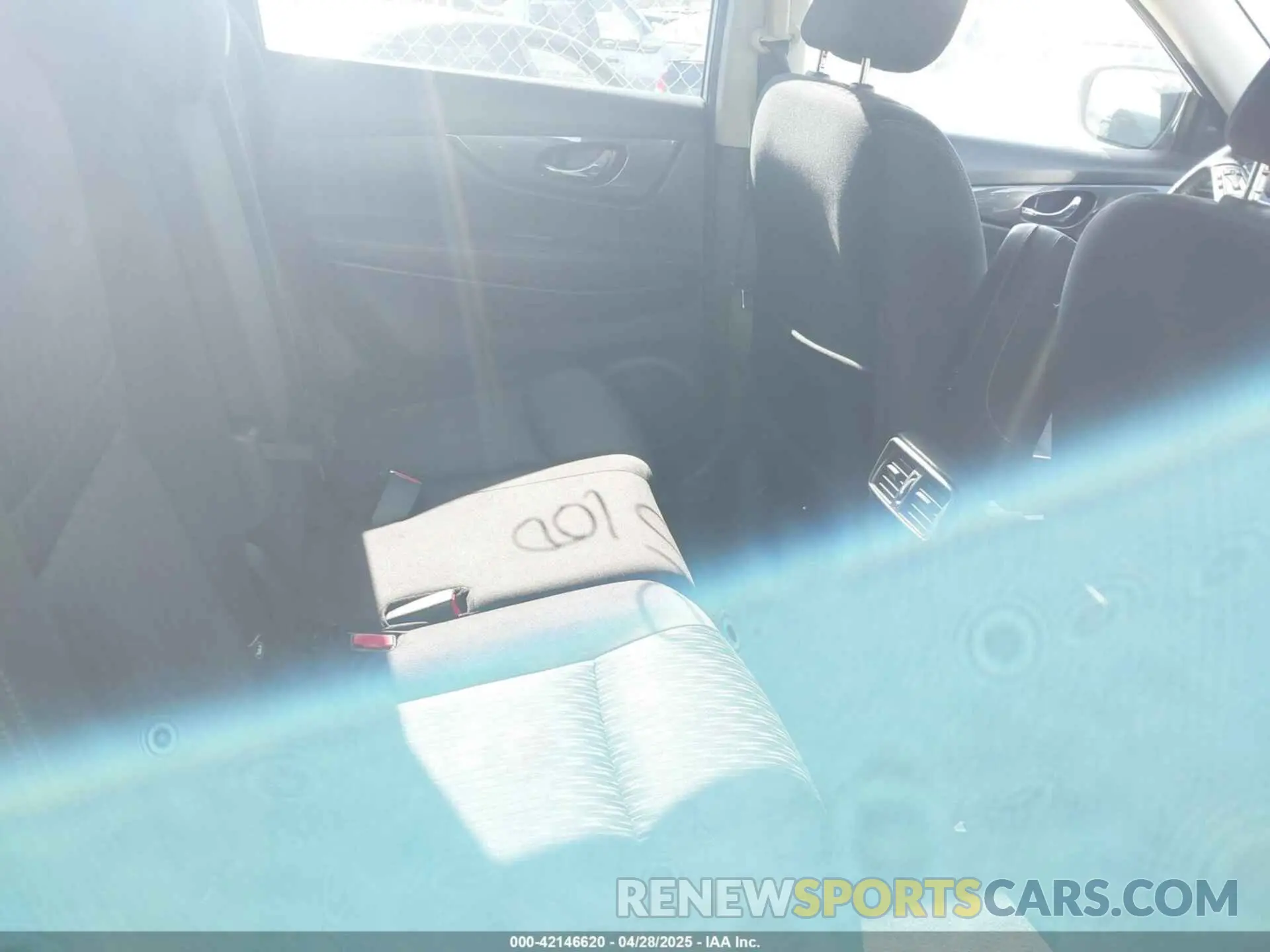 8 Photograph of a damaged car JN8AT2MT1LW013700 NISSAN ROGUE 2020