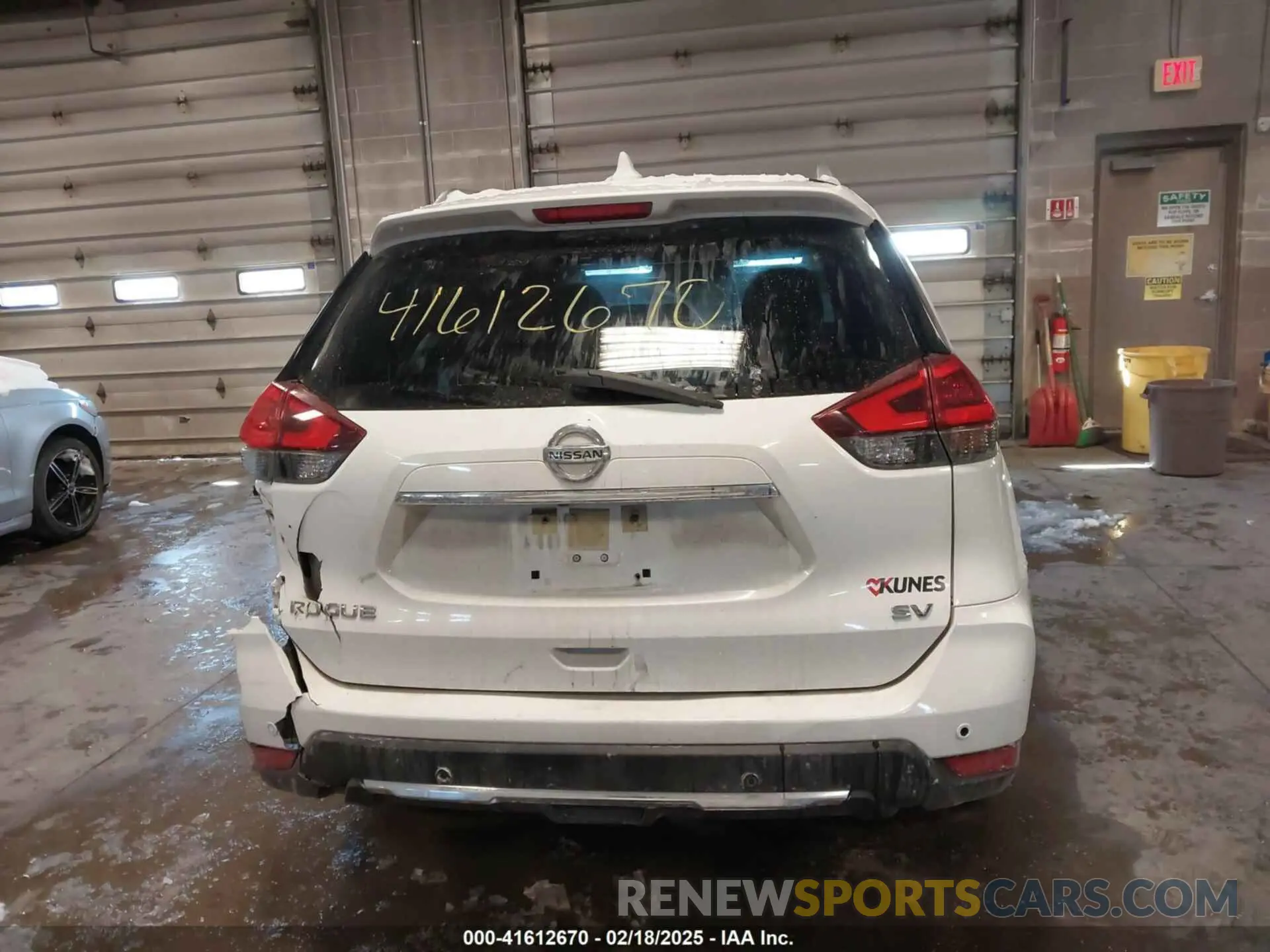 16 Photograph of a damaged car JN8AT2MT1LW038810 NISSAN ROGUE 2020