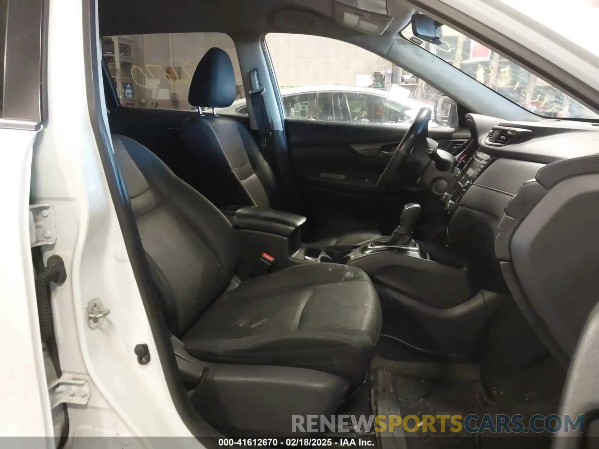 5 Photograph of a damaged car JN8AT2MT1LW038810 NISSAN ROGUE 2020