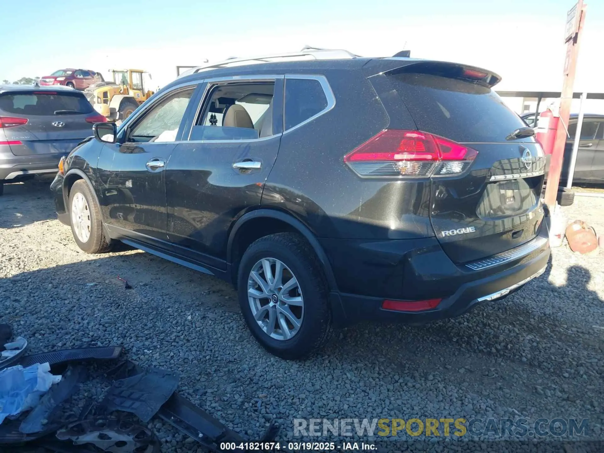 3 Photograph of a damaged car JN8AT2MT2LW001880 NISSAN ROGUE 2020