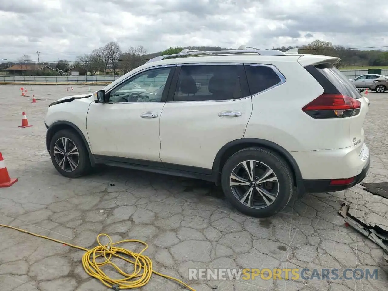 2 Photograph of a damaged car JN8AT2MT2LW002186 NISSAN ROGUE 2020