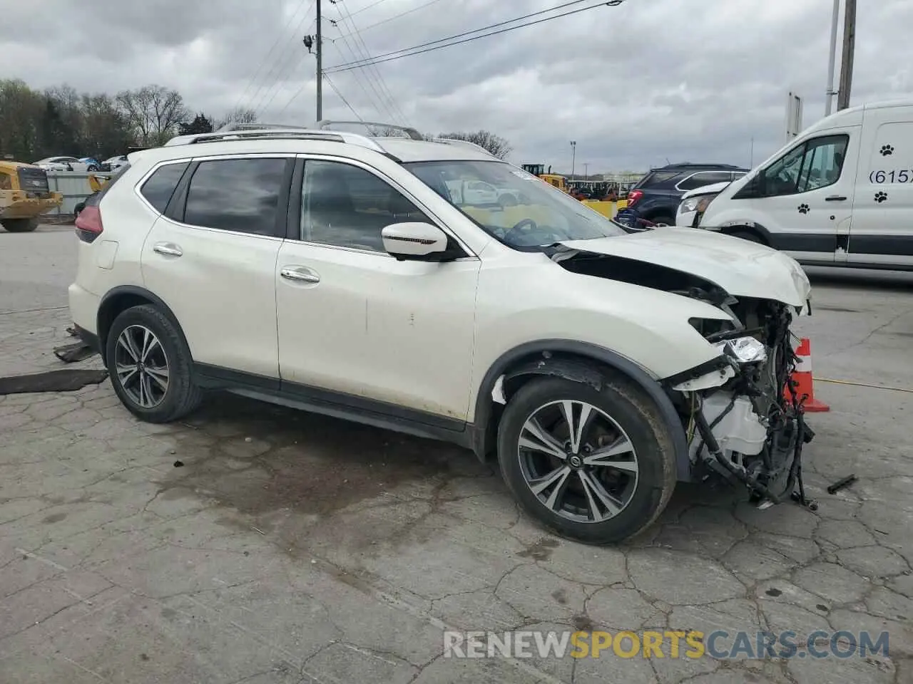 4 Photograph of a damaged car JN8AT2MT2LW002186 NISSAN ROGUE 2020