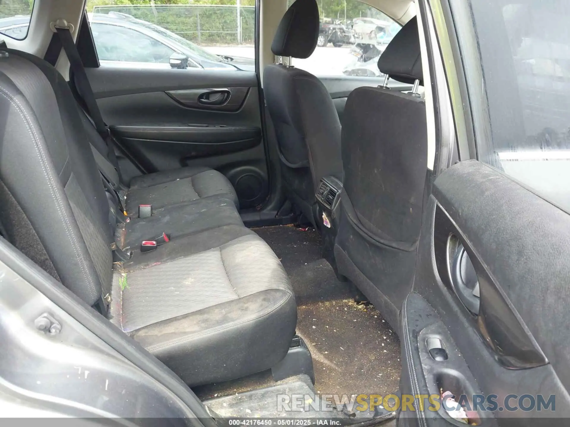 8 Photograph of a damaged car JN8AT2MT2LW036693 NISSAN ROGUE 2020