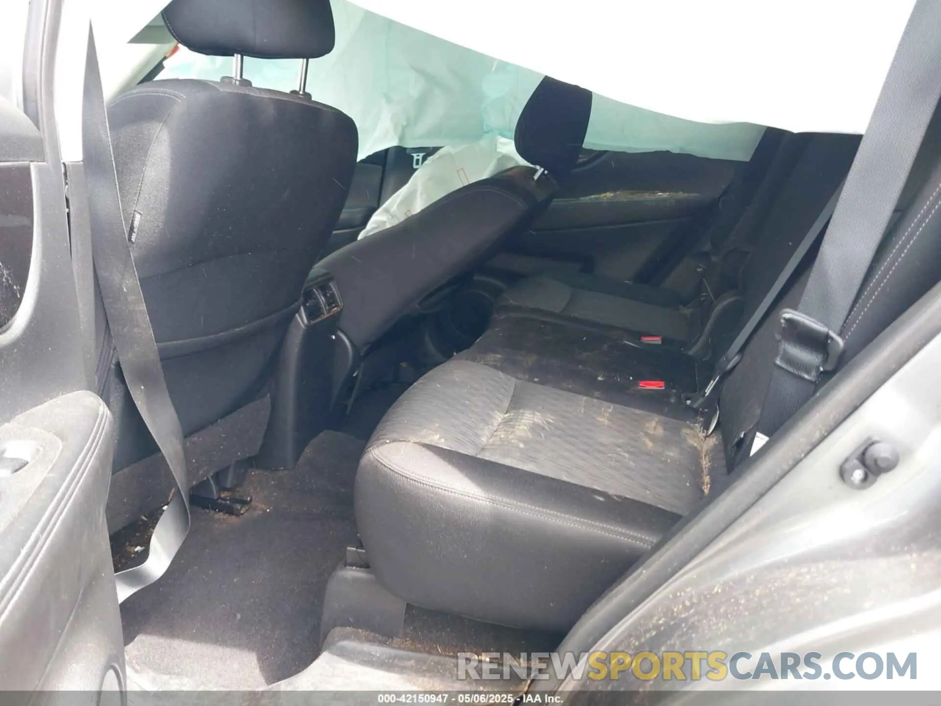 8 Photograph of a damaged car JN8AT2MT2LW042073 NISSAN ROGUE 2020