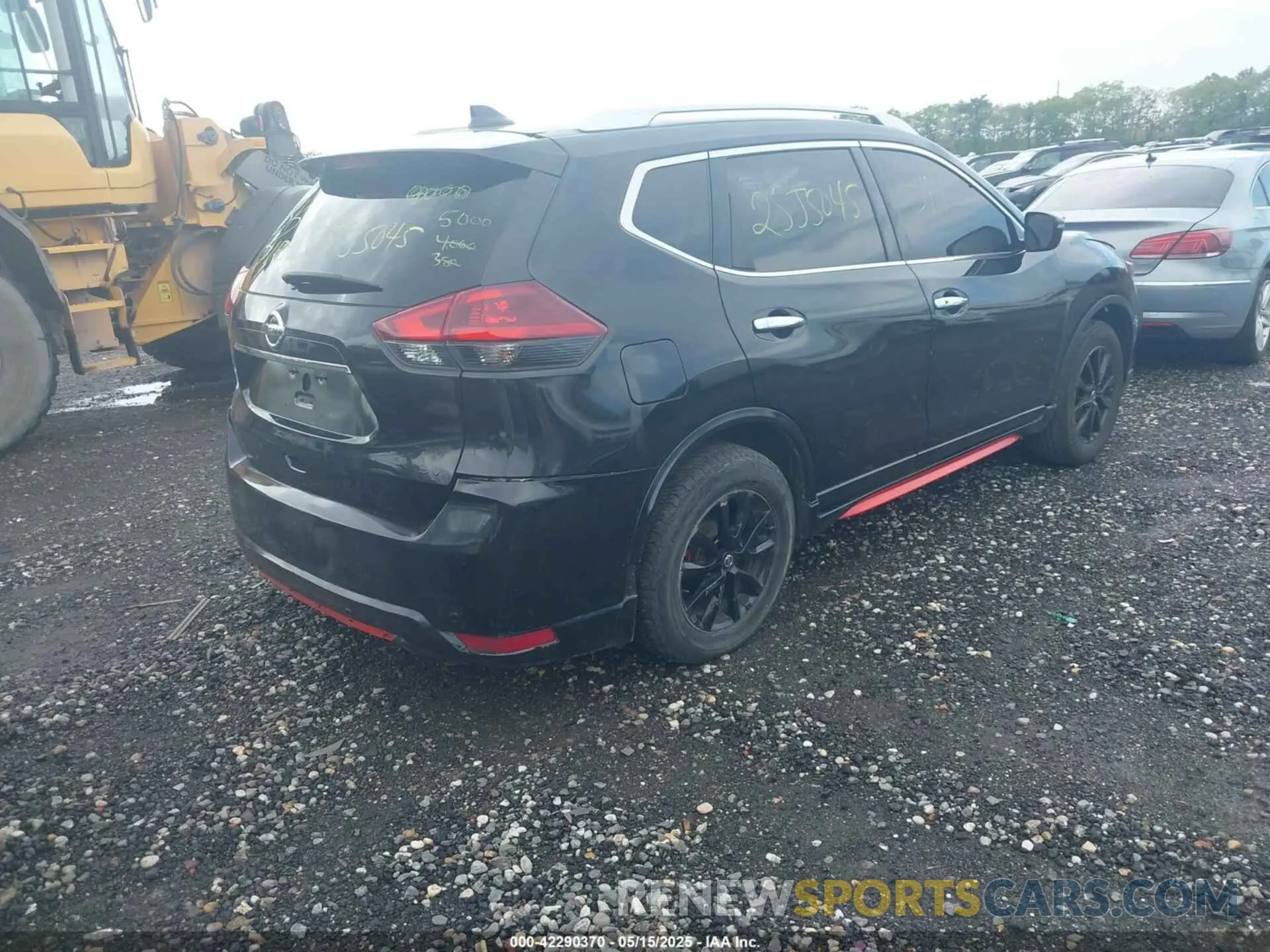 4 Photograph of a damaged car JN8AT2MT3LW003220 NISSAN ROGUE 2020